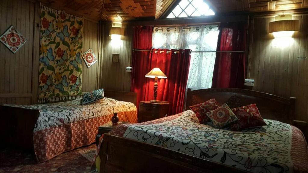 Akbar Group Of Heritage Houseboats Nagin Bagh Экстерьер фото