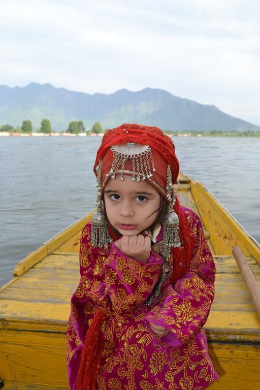 Akbar Group Of Heritage Houseboats Nagin Bagh Экстерьер фото
