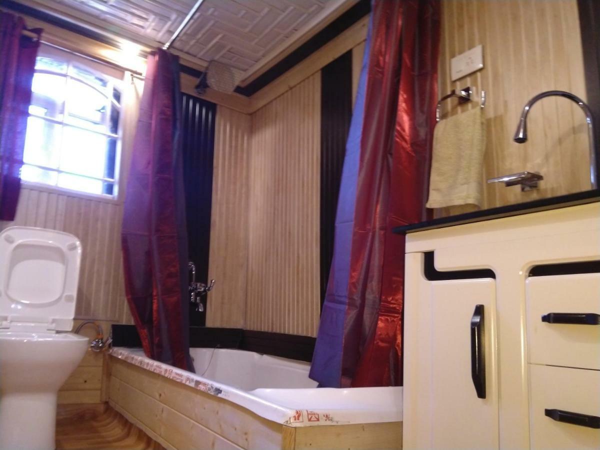 Akbar Group Of Heritage Houseboats Nagin Bagh Экстерьер фото